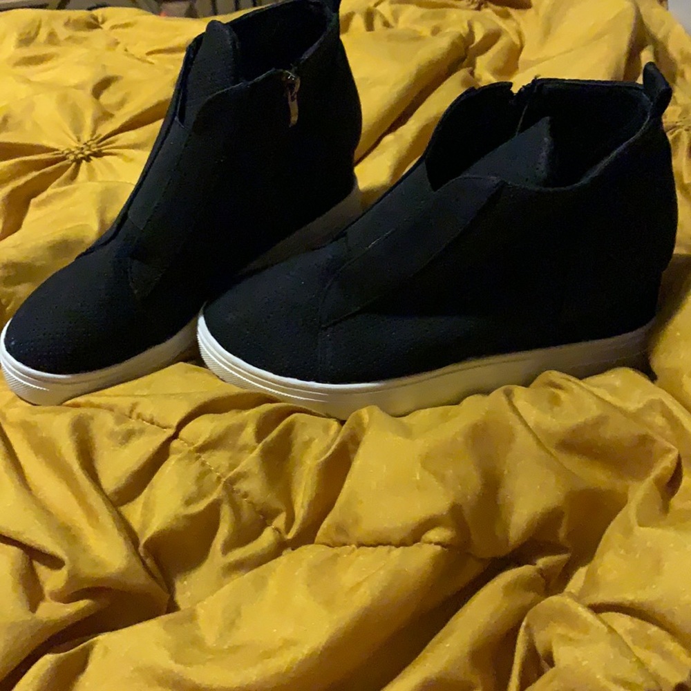 Brand new never word black ankle boots